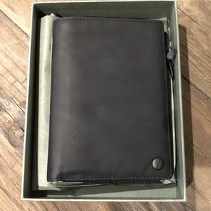 AllSaints Roam Travel Wallet